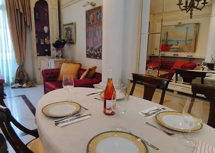 Elegant Tsimiski Neoclassical Appartement Thessalonique