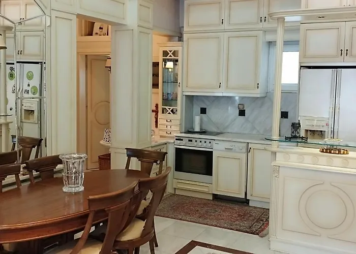 Elegant Tsimiski Neoclassical Appartement